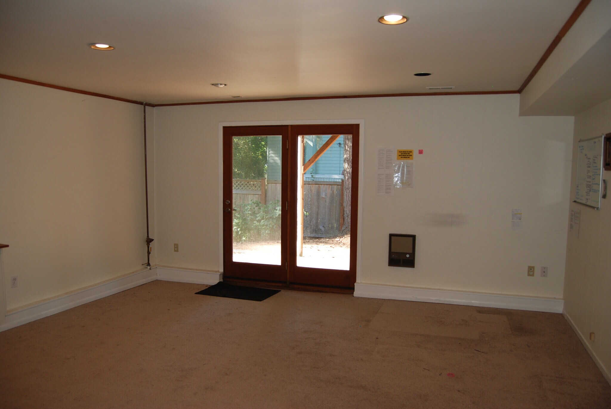 Family room open to yard - 13310 NE 74th St