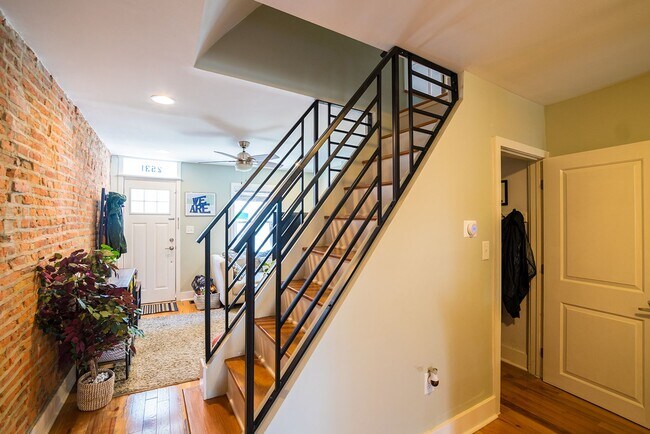 Building Photo - Charming Two Bedroom in Fishtown