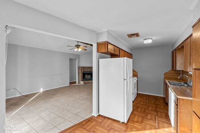 Building Photo - 4810 General Scott Pl