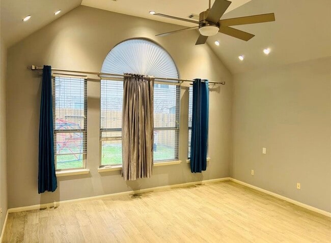 Building Photo - 9539 Still Cove Ln