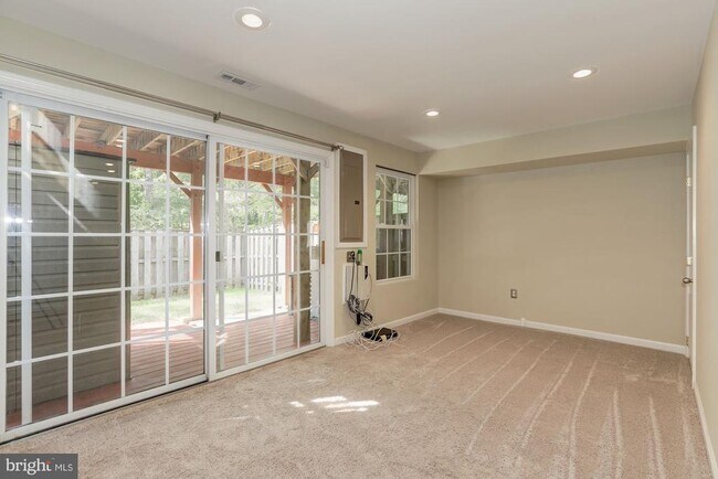 Building Photo - 7238 Stover Ct