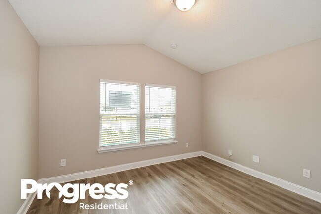 Building Photo - 151 Providence Dr