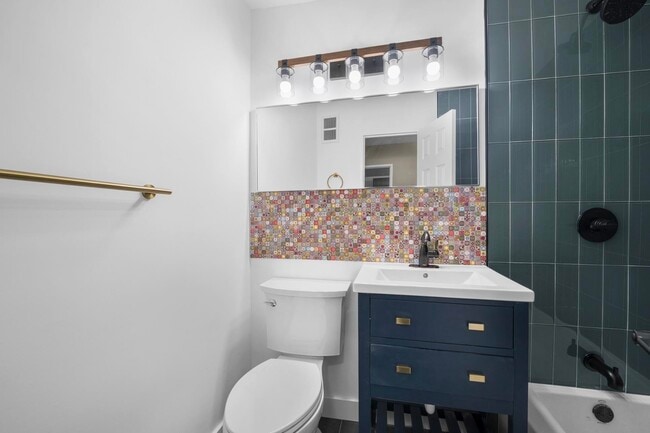 Building Photo - 10 Huron Ave