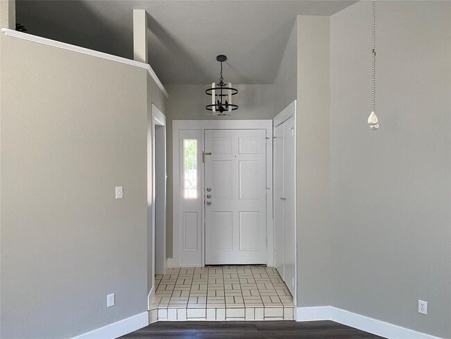 Building Photo - 1702 Dublin Dr