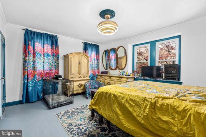 Master Bedroom - 5734 Woodbine Ave