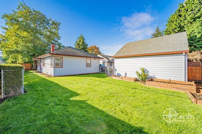 Building Photo - 2502 Fairmount Ave