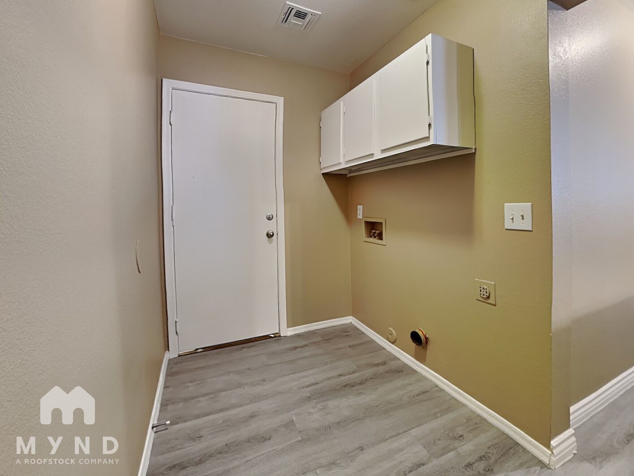 Building Photo - 11793 W Dahlia Dr