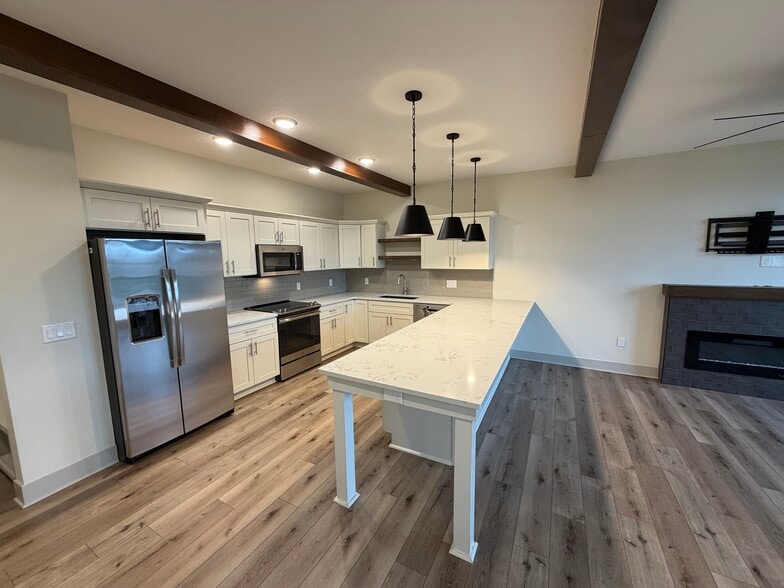 Building Photo - 6460 Galleria Dr