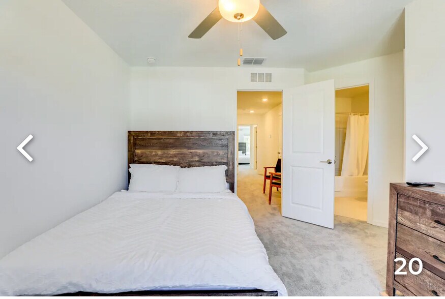 Building Photo - 2579 Sunray Venus Way