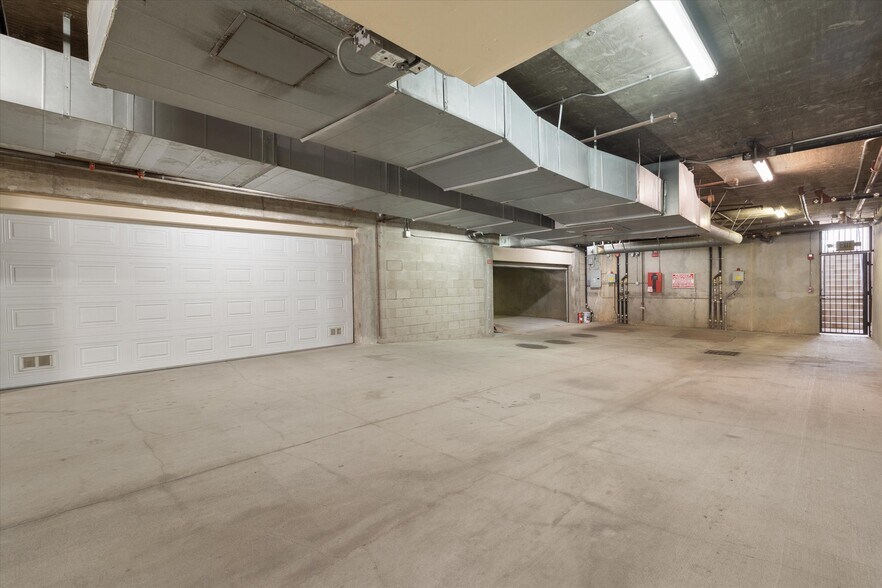 Building Photo - 1032 3rd St
