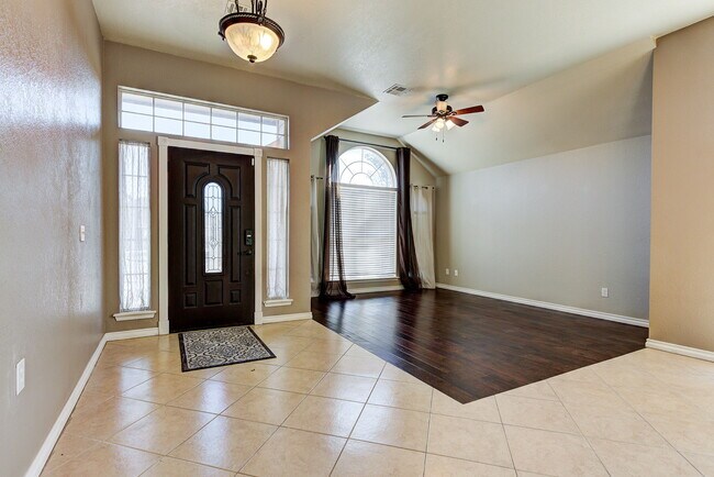 Building Photo - 2908 Glasgow Dr