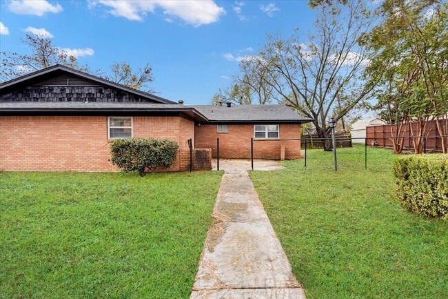 Building Photo - 509 Dean Dr