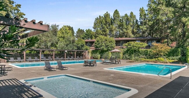 Building Photo - 938 Lea Dr