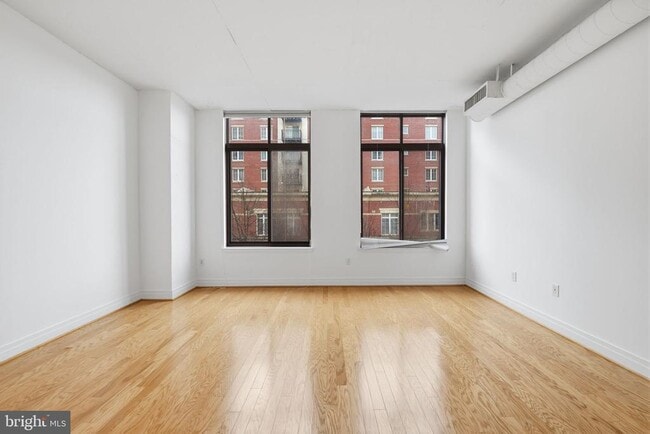 Building Photo - 1205 N Garfield St