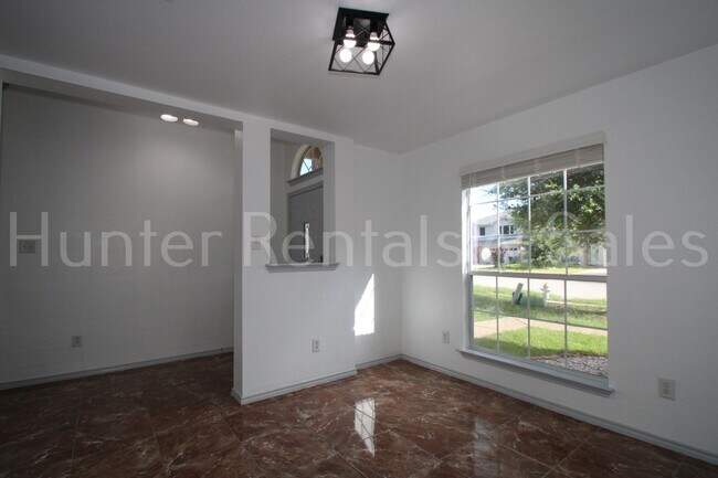 Building Photo - 4910 Donegal Bay Ct