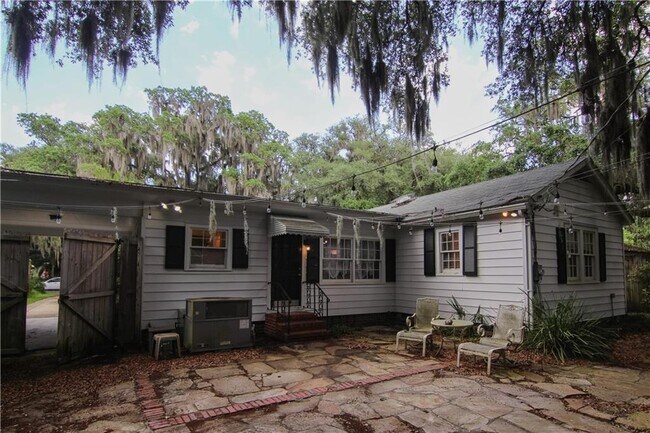 Building Photo - 1207 Pine Ave