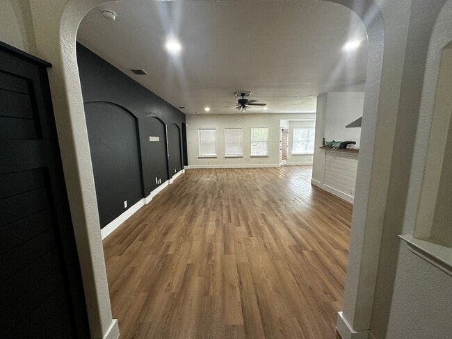 Building Photo - 7822 Bur Oak Way