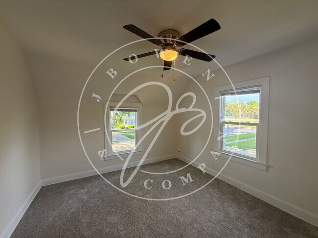 Building Photo - "Charming 3-Bedroom Home in Toledo with Spacious 1162 Sq. Ft. Layout – Your Perfect Retreat Awaits!"