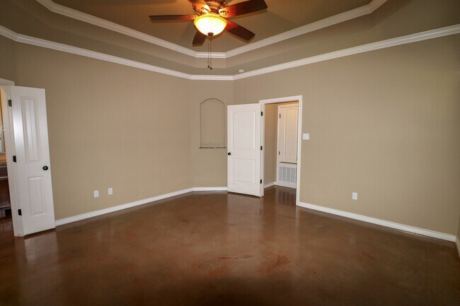 Building Photo - 3125 Silver Saddle Dr