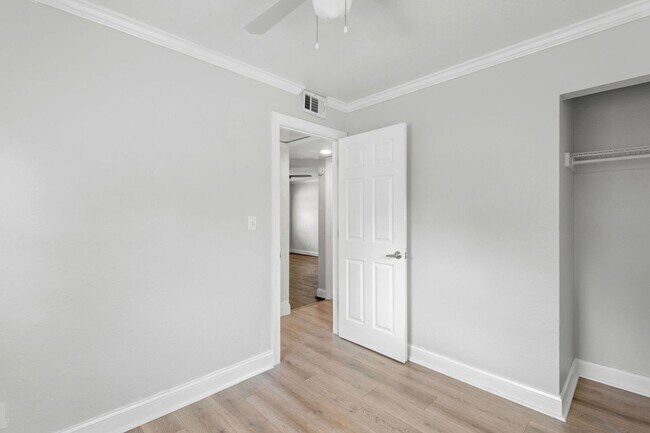 Building Photo - Modern 2BR/1BA Home with Spacious Fenced Yard