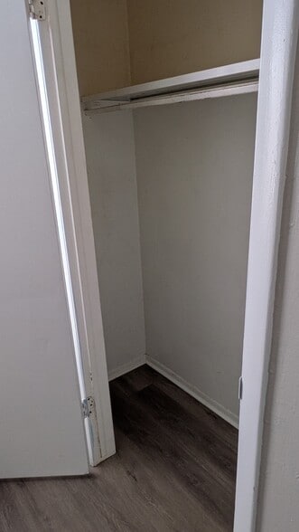 Building Photo - 956 S 1100 W