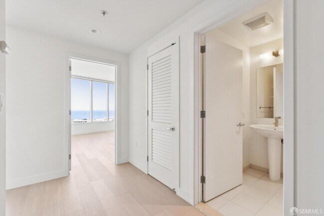 Building Photo - 338 Spear St