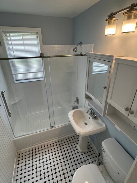 Bright updated bathroom - 2507 S Walter Reed Dr