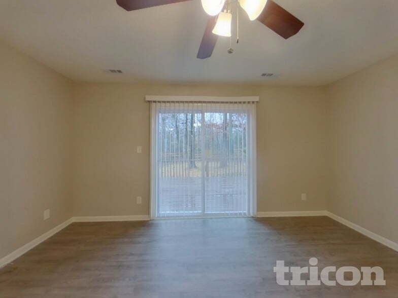 Building Photo - 6027 Running Deer Rd