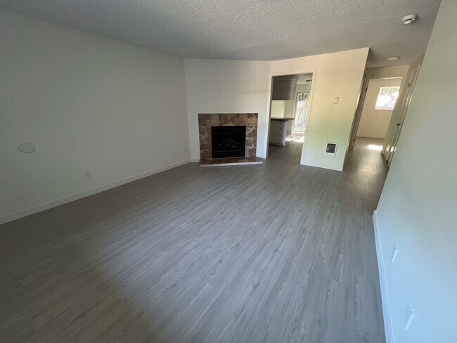 Building Photo - 29627 SW Serenity Way