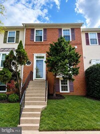 Building Photo - 8594 Enochs Dr