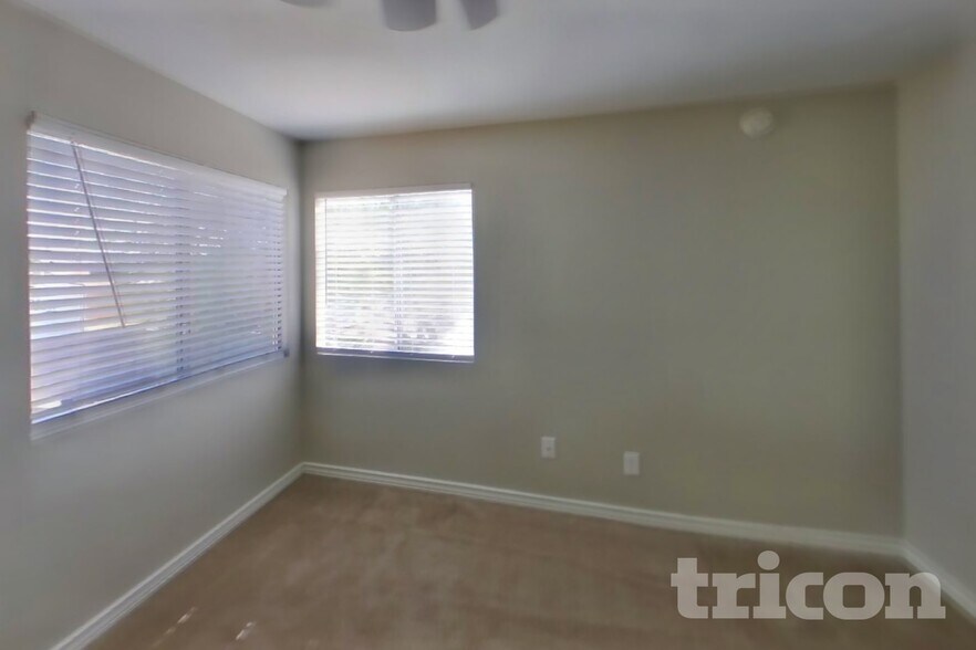 Building Photo - 4775 W Morrow Dr
