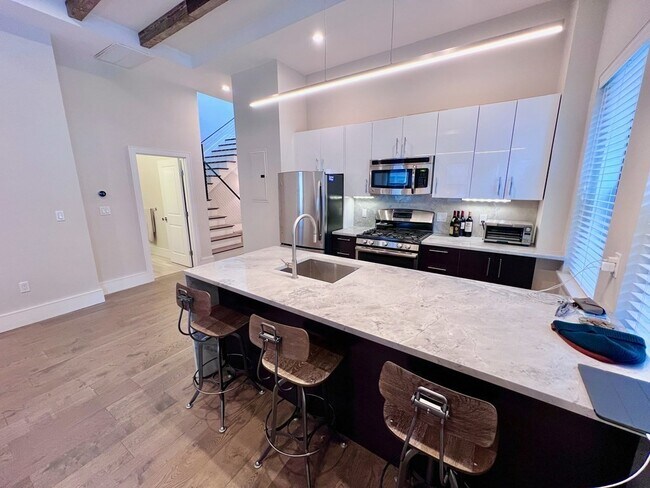 Building Photo - 45 Broad St