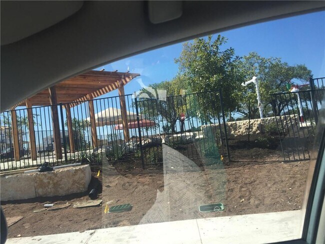 Building Photo - 801 Melda St