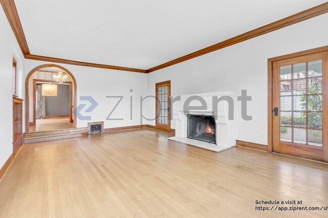 Building Photo - 3010 SE Lambert St