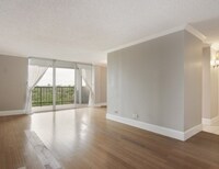 Building Photo - 7039 San Pedro Ave