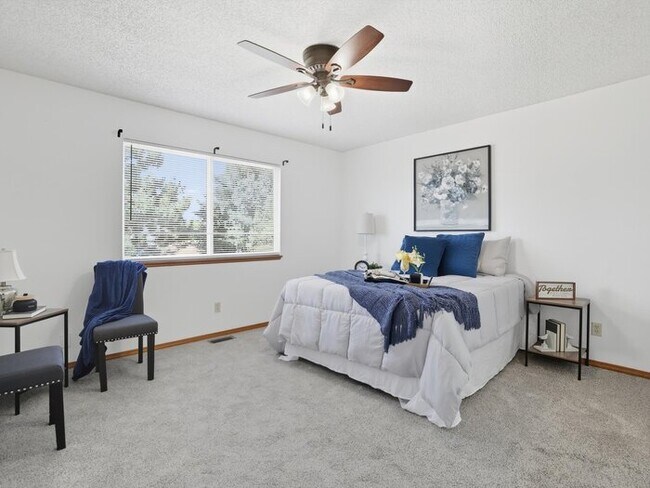Building Photo - 5470 Balsam St