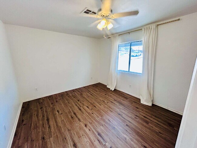 Building Photo - Beautiful 4 Bedroom House for rent in South Joshua Tree