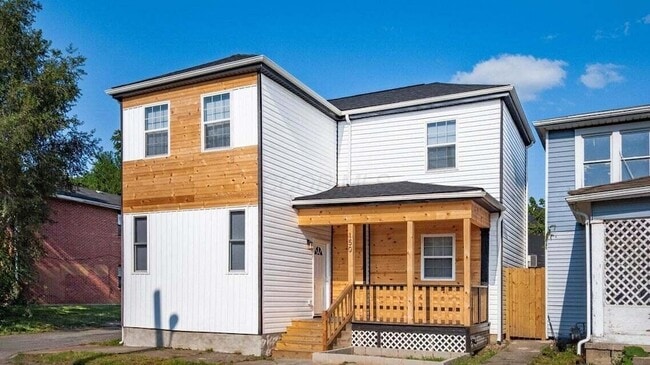 Building Photo - 150 N 22nd St