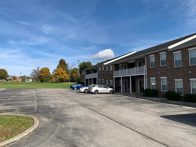 Building Photo - 6 Hudson Hollow Road