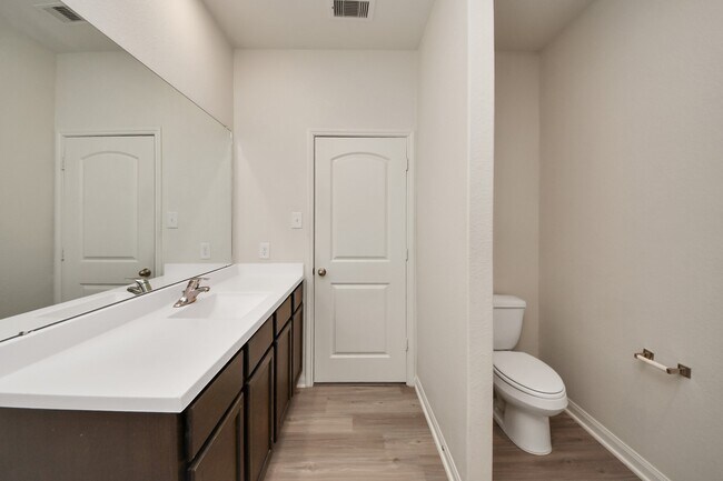 Building Photo - 305 Wayne County Dr