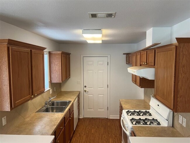 Building Photo - 6109 Club Terrace