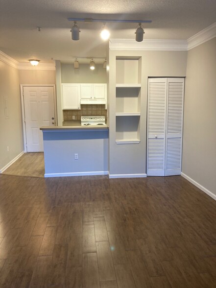 Building Photo - 4207 S Dale Mabry Hwy