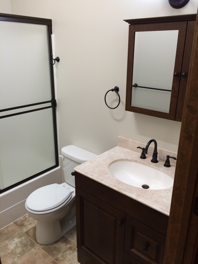 Building Photo - 104 S 5th St