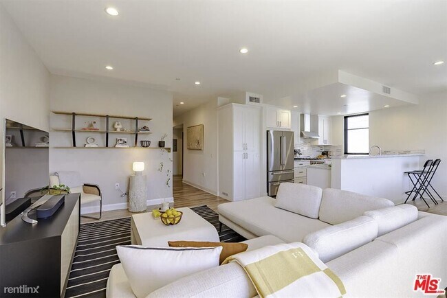 Building Photo - 3 br, 3 bath Condo - 859 S Lucerne Blvd Ap...