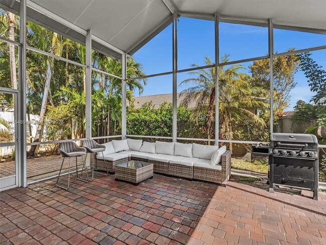 Building Photo - 4962 SW 32nd Way