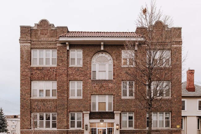 Primary Photo - 2544 Harriet Ave