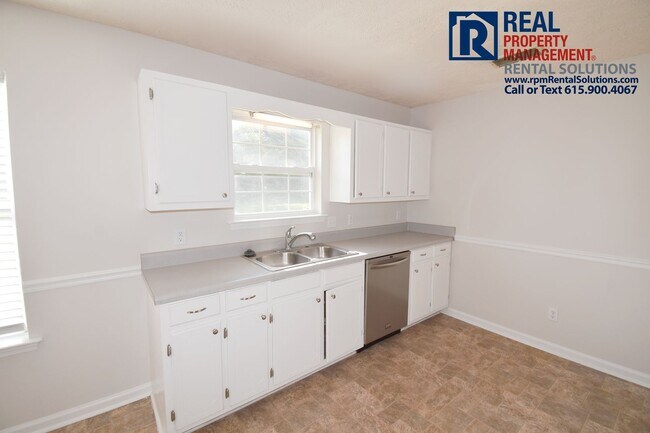 Building Photo - Wonderful 3BR/2BA North Mboro home on nearly an acre lot!
