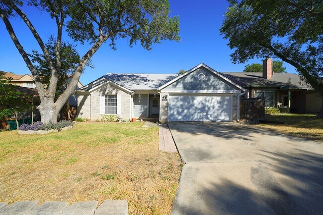 Building Photo - Great Home Near Randolph AFB - Realtor Com...
