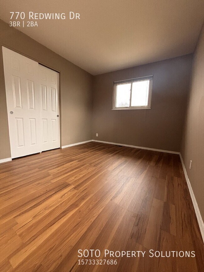 Building Photo - 770 Redwing Dr