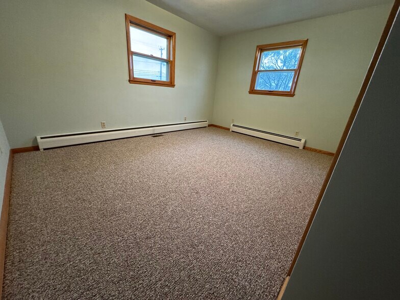 Building Photo - 4535 S Beaumont Ave